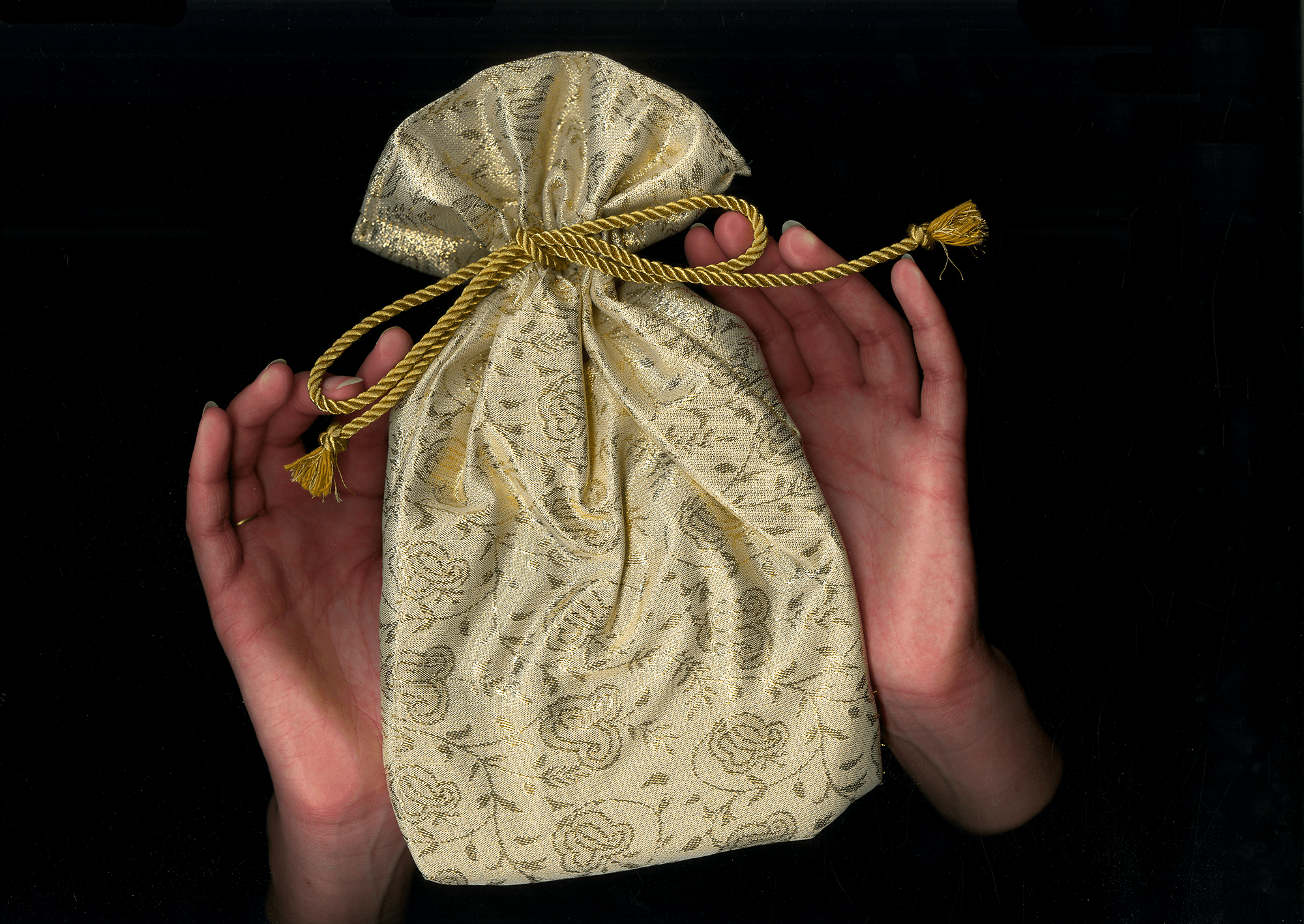 Écriture Imaginaire, pochette dorée de rangement