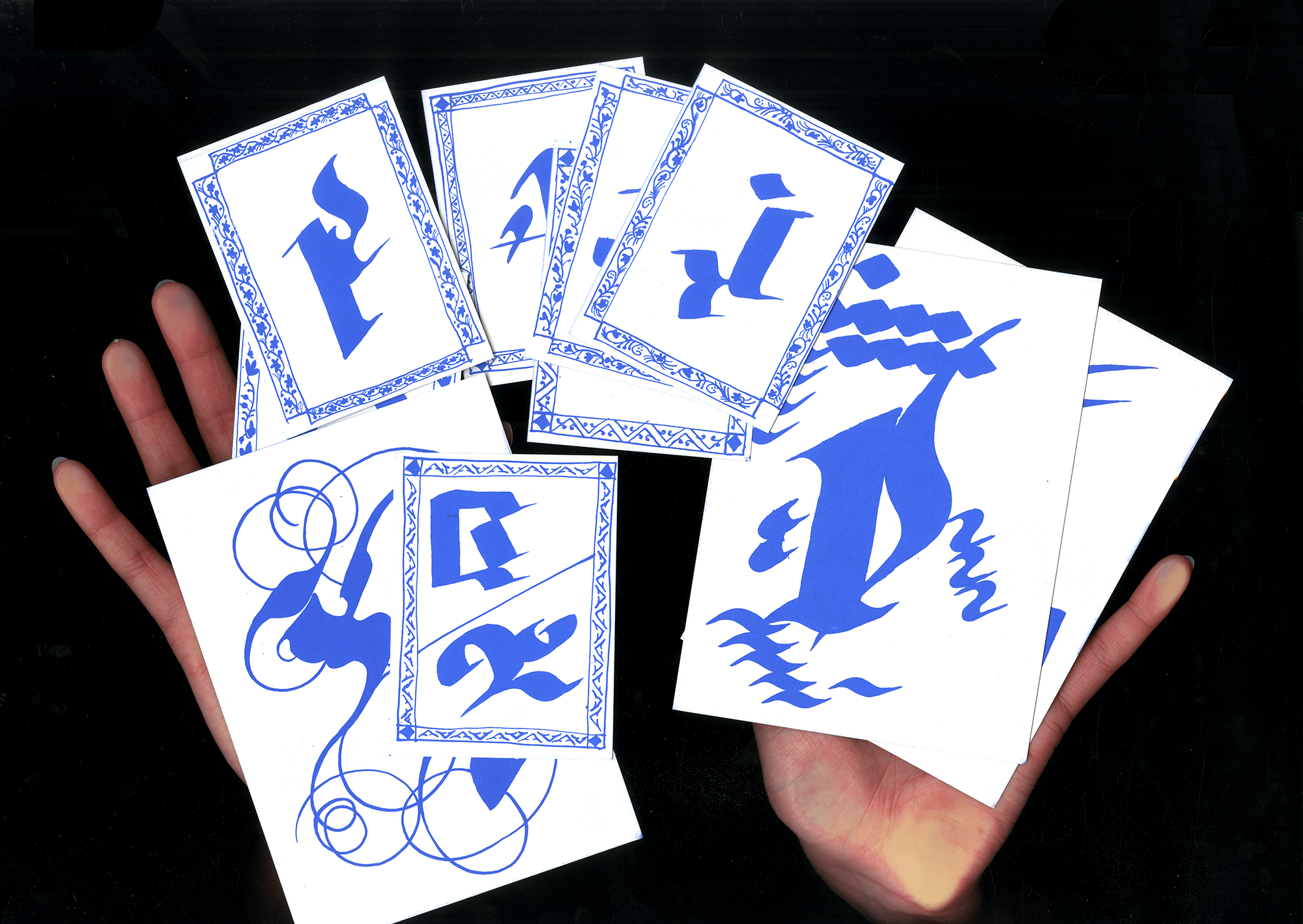 Écriture Imaginaire, cartes tailles diverses avec symboles